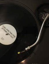 Foto von Schallplatte mit dem Titel "FUEL FOR THE FIRE - ATTEND THE RIOT"